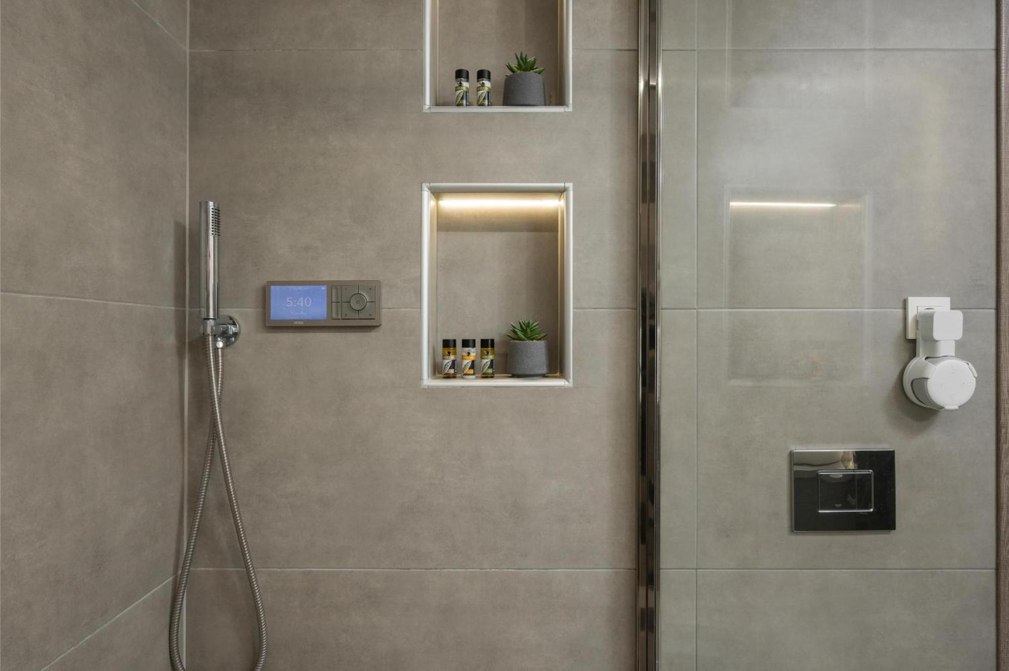 Π Suite Project: Smart Bnb ハニア エクステリア 写真