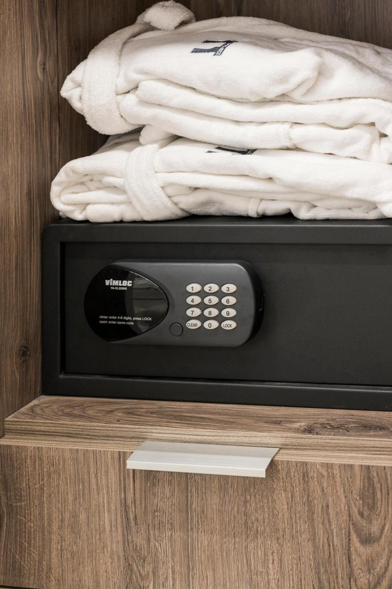 Π Suite Project: Smart Bnb ハニア エクステリア 写真
